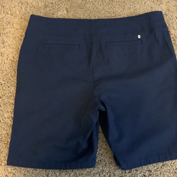 Women’sShorts - Picture 2 of 6
